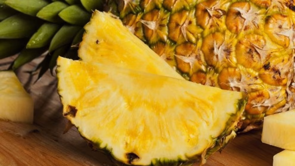 ¿Qué beneficios tiene la piña para el hombre? 
